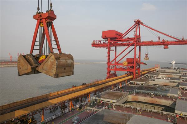 کاهش واردات سنگ آهن به چین در ماه گذشته
